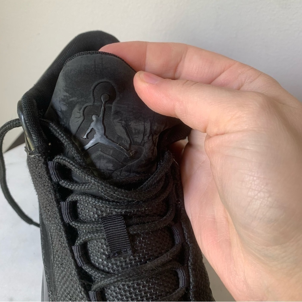 Jordan Max Aura 2 Men's Athletic
Sneakers Air Jordan Black on Black 8.5 - Picture 13 of 16